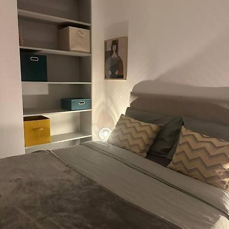 Stylish Renovated Apartment In Chiado Lisboa Екстериор снимка