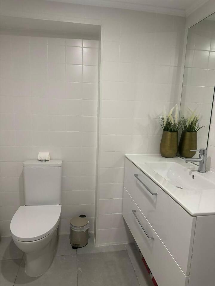 Stylish Renovated Apartment In Chiado Lisboa Екстериор снимка