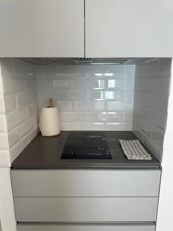 Stylish Renovated Apartment In Chiado Lisboa Екстериор снимка