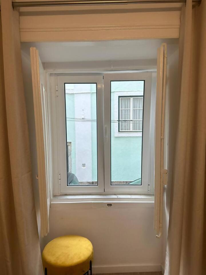 Stylish Renovated Apartment In Chiado Lisboa Екстериор снимка